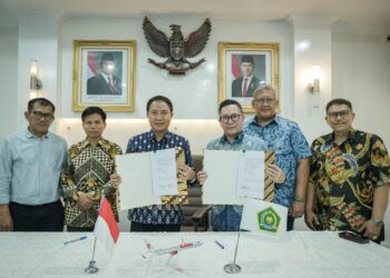 Kementerian Agama (Kemenag) melalui Direktorat Jenderal Penyelenggaraan Haji dan Umrah (PHU) melakukan penandatanganan Perjanjian kerja sama Pengangkutan Udara Jamaah Haji Reguler tahun 1446H/2025M dengan PT Lion Mentari. (foto/Kemenag RI)