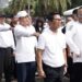 Sejumlah kepala daerah mengikuti latihan baris berbaris saat gladi kotor jelang pelantikan di Monas, Jakarta, Selasa (18/2/2025). (foto/dok)