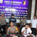 Kapolres Kotim, AKBP Resky Maulana Zulkarnain saat memimpim press release Tipikor dana desa Bamadu Kotim.  (foto/ist)