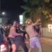 Warga asing saat menghajar sekuriti di Beach Club, Jalan Pantai Berawa, Kecamatan Kuta Utara, Kabupaten Badung, Bali, Selasa (11/2/2025) malam. (foto/ist)
