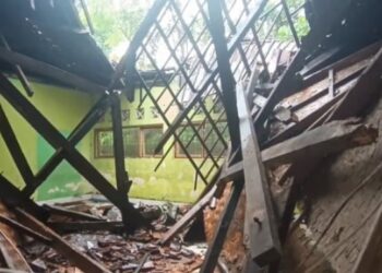 Keadaan atap di SDN 1 Gereneng (foto/ist)