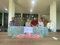 Tim Penyidik Tindak Pidana Khusus (Pidsus) Kejaksaan Tinggi (Kejati) Kepulauan Riau (Kepri) menerima pengembalian sebagian kerugian keuangan negara sebesar Rp3,75 miliar (foto/ist)
