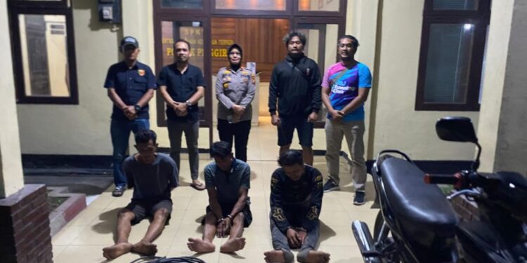 Kepolisian Sektor Pinggir berhasil mengungkap kasus pencurian kabel Penerangan Jalan Umum (PJU) di Jalan Tol Pekanbaru - Dumai (Permai) di kilometer KM 76. (foto/Media Center)