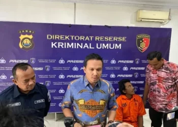 Buronan Pembunuh Sopir Travel di Jambi Ditangkap, Kakinya Ditembak Polisi (foto/dok)