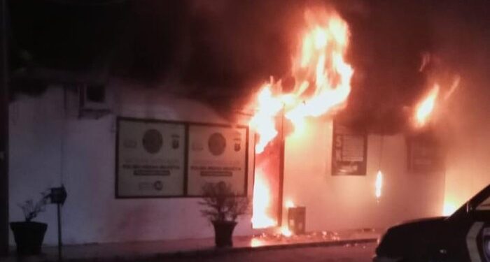 Kebakaran Landa Mapolsek Medan Helvetia, 3 Damkar Dikerahkan (foto/ist)