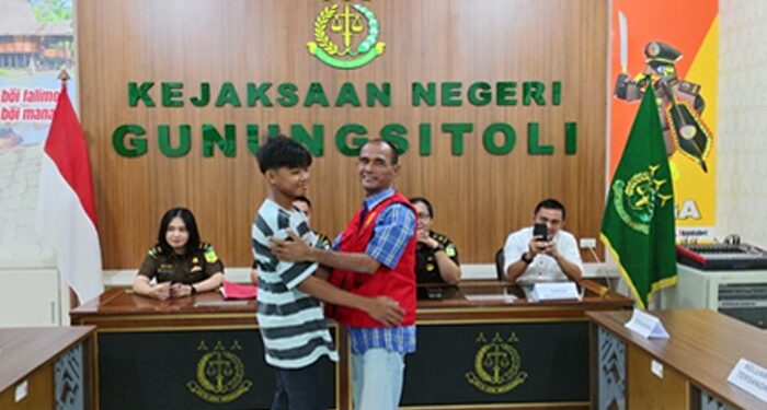 Kejati Sumut Selesaikan Kasus Pemukulan Anak Tetangga Secara Humanis, Tersangka dan Korban Saling Memaafkan (foto/Kejati Sumut)