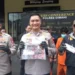 Polres Cimahi menangkap dua warga Purwakarta saat mengedarkan uang palsu di Pasar Panorama, Lembang, Kabupaten Bandung Barat, Jawa Barat. (foto/dok)