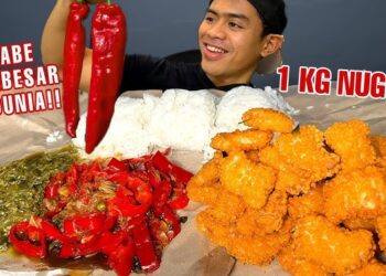 Mukbang tanboy kun nugget+cabai terbesar. (foto/Youtube tanboy kun)