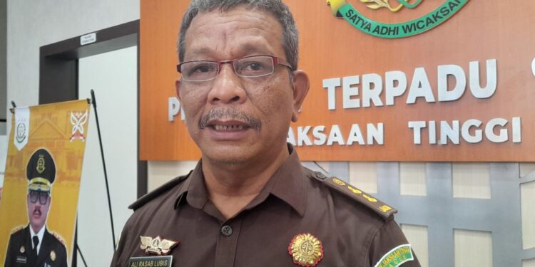 Pelaksana harian Kasi Penkum Kejaksaan Tinggi Aceh, Ali Rasab Lubis. (foto/dok)