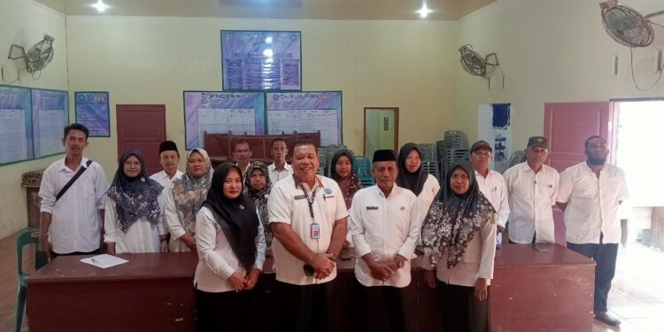 Pemerintah Desa Secanggang melaksanakan Rapat Koordinasi (Rakor) bersama Kepala BNNK Langkat, AKBP S. Bangko, S.H., M.B.A dan Katim Seksi P2M BNNK Hj.Henni Purwanti, S.Sos., M.AP serta para staf BNNK Langkat di Aula Kantor Desa Secanggang pada Rabu, 5 Maret 2025. (foto/Sofyan)