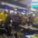 Suasana mencekam keributan di Food Court A2, Lubuk Baja, Kota Batam beberapa hari yang lalu. (foto/Instagram)