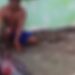 Video pria tega menyembelih lumba-lumba yang terdampar dan masih hidup di Kabupaten Muna. (foto/Instagram)
