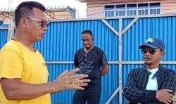 Bupati Kepulauan Anambas, Aneng meninjau proyek pembangunan pasar Loka. (Foto/Dokummentasi).