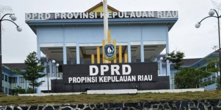 Kantor DPRD Provinsi Kepulauan Riau di Dompak Tanjung Pinang. (Foto/Istimewa).