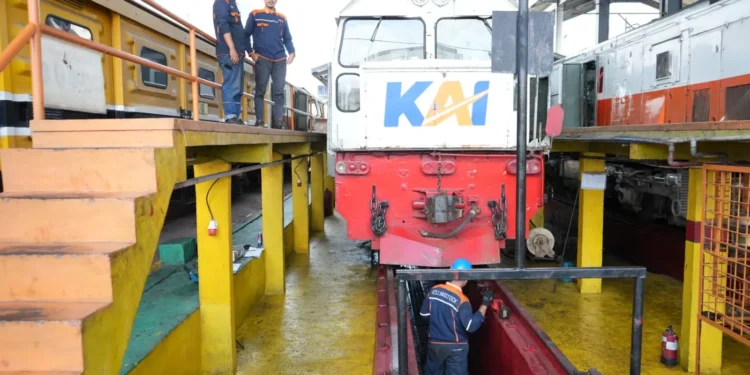 KAI Divre I Sumut Pastikan Keandalan Lokomotif Jelang Libur Panjang Akhir Pekan. (Foto/Net).