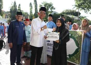 Wali Kota Amsakar Achmad Lepas Kafilah Kota Batam Ikuti STQH XI Tingkat Kepri. (Foto/Istimewa).