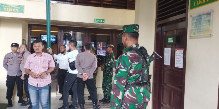 Aparat Bersenjata Lengkap Kawal Sidang Pledoi Helen Gembong Narkoba Jambi. (Foto/Doc)