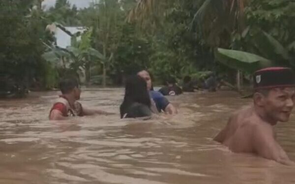 Banjir 2 Meter Landa Permukiman Warga di Tanggamus. (Foto/Doc)
