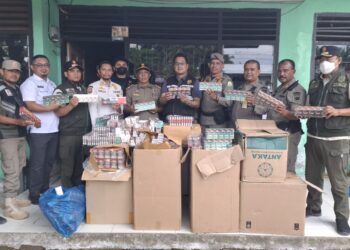 Bea Cukai bekerja sama dengan Satpol PP dan WH Aceh melaksanakan operasi pasar DBHCHT di wilayah Subulussalam dan Aceh Singkil. Kegiatan ini berlangsung selama dua hari, dari tanggal 9 hingga 10 Juli 2025. (Foto/DJBC Aceh