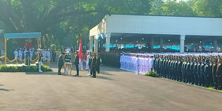 Presiden Prabowo Lantik 2.000 Perwira TNI-Polri di Istana. (Foto/Doc)