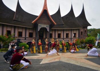 Festival Pamenan Minangkabau II Resmi Dibuka di Padang Panjang. (Foto/Doc)