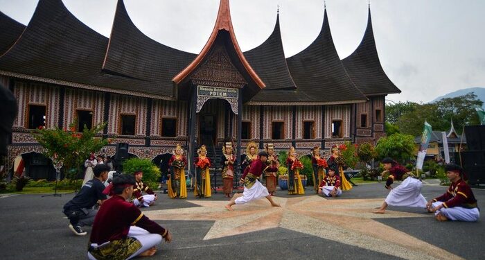Festival Pamenan Minangkabau II Resmi Dibuka di Padang Panjang. (Foto/Doc)