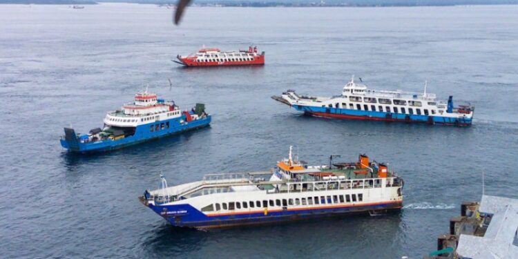 ASDP Kerahkan Kapal Bantuan Atasi antrian di Pelabuhan Ketapang. (Foto/Doc)