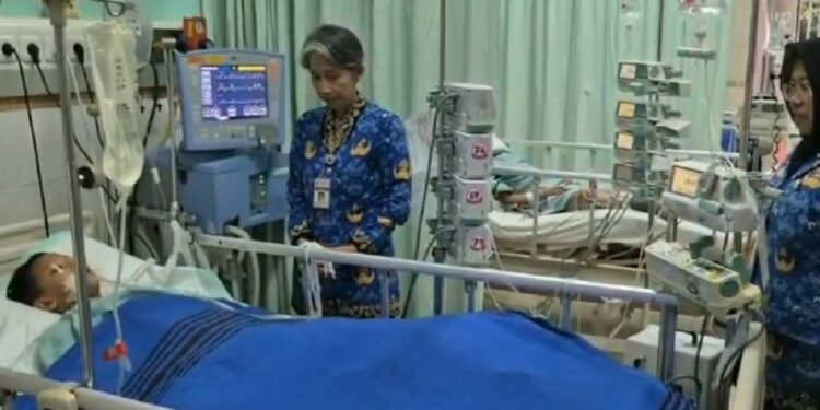 Kondisi Rafa, bocah Pekalongan korban gigitan ular masih dirawat intensif di RS Kariadi Semarang dalam kondisi tidak sadarkan diri. (Foto/Doc)