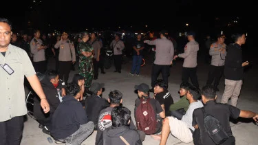 Polisi menangkap 22 suporter yang diduga terlibat kericuhan usai laga final Piala AFF U-23 2025 antara Timnas Indonesia melawan Vietnam. (Foto/Doc)