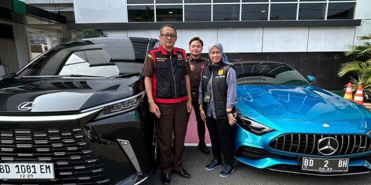 Kejati Bengkulu Sita Rumah dan Mobil Mewah Bos Tambang Batu Bara. (Foto/Doc)