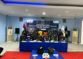 Konpers penangkapan pelaku penyelundupan telur penyu di Kantor PSDKP Pontianak. (Foto/Doc)
