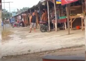 Seorang pemilik agen jasa transfer uang di Kabupaten Bekasi, Jawa Barat, tega menganiaya pelanggannya, Sabtu (5/7/2025) siang. (Foto/Doc)