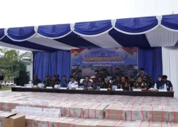 Bea Cukai dan TNI AL Sita 51 Juta Batang Asal Thailand. (Foto/Doc)