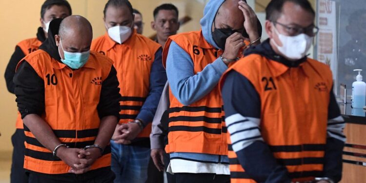 Para Tersangka Korupsi Dinas PUPR Sumut saat Tiba di Gedung Merah Putih KPK. (Foto/Doc)