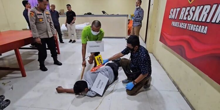 Prarekonstruksi pria berinisial Y di Aceh Tenggara, tega menghabisi lima orang keluarga ibunya. (Foto/Doc)