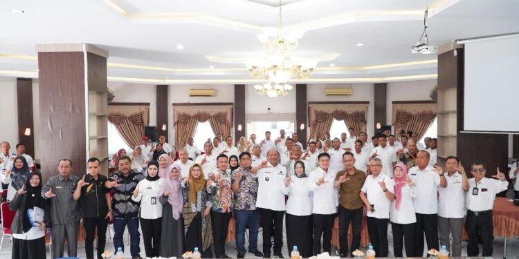 Bupati Syah Afandin Sambut DPRD Sumut. (Foto/Diskominfo Sumut)