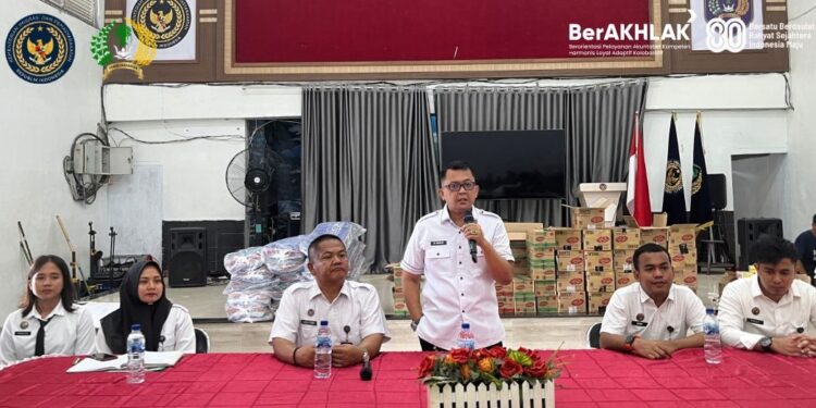 Penuhi Hak Warga Binaan, Lapas Binjai Bagikan Perlengkapan Mandi. (Foto/JR Siahaan)
