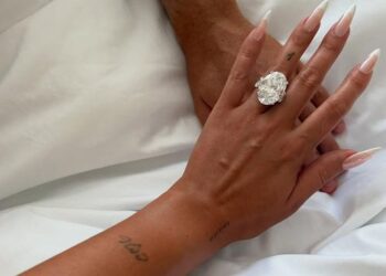 Ronaldo Lamar Georgina dengan Berlian Jumbo. (Foto/Doc)