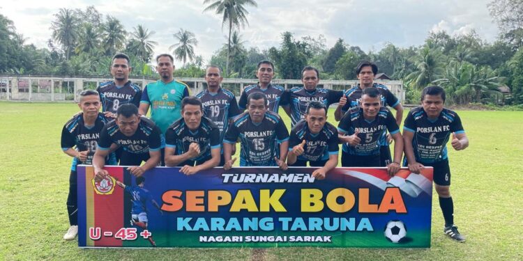 Karang Taruna Nagari Sungai Sariak Gelar Turnamen Sepakbola U-45. (Foto/Agustin)