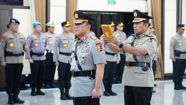 Komjen Dedi Prasetyo Resmi Dilantik Jadi Wakapolri. (Foto/Doc)