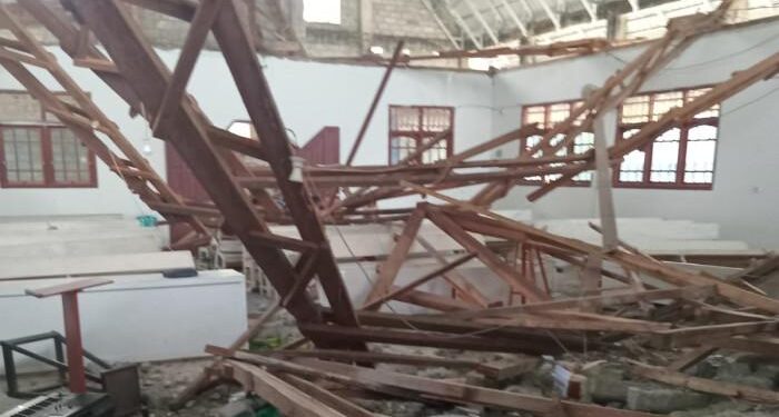 Sejumlah bangunan rusak akibat gempa di Poso, Minggu, 17 Agustus 2025 pagi. (Foto/Doc)