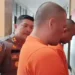 Kapolres Pariaman AKBP Andreanaldo Ademi menginterogasi tersangka pengedar narkoba. (Foto/Doc)