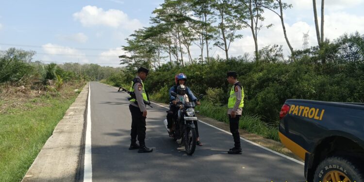 Antisipasi 3C, Polsek Belitang II Laksanakan Giat KRYD Siang Hari. (Foto/Yesi)