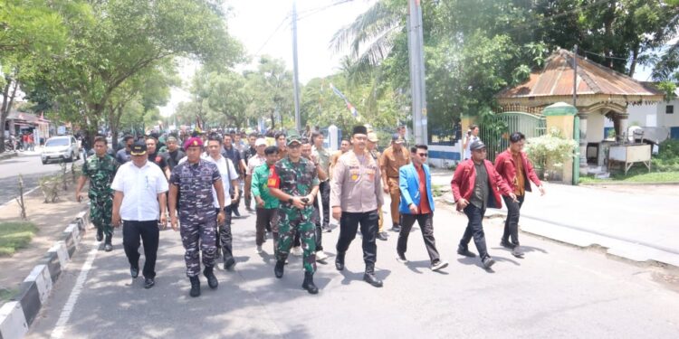 Kapolres Langkat Pimpin Langsung Pengamanan Aksi Unjuk Rasa Mahasiswa. (Foto/JR Siahaan)