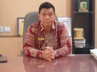 Kepala SMAN 1 Vll Koto Sungai Sarik, Azis Prima Syahrial,S,Pd.M.M. (Foto/Agustin)