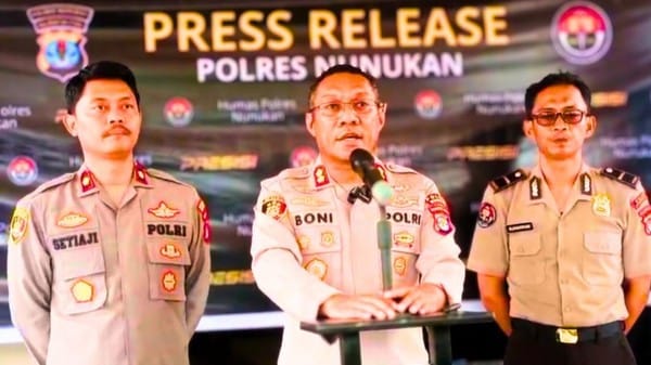 Kapolres Nunukan, AKBP Bonifasius Rumbewas (Tengah). (Foto/Doc)