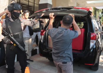 KPK Geledah Rumah Dinas Gubernur Kalbar Terkait Kasus Korupsi Proyek Jalan. (Foto/Doc)