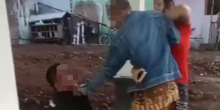 Oknum Kapolsek di Kendal Digerebek Warga. (Foto/Doc)