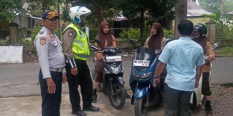 Satlantas Polres Langkat Gelar Giat 'Polantas Menyapa'. (Foto/Doc)