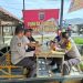 Bhabinkamtibmas Polsek Salapian Dengarkan Keluhan Masyarakat. (Foto/JR Siahaan)